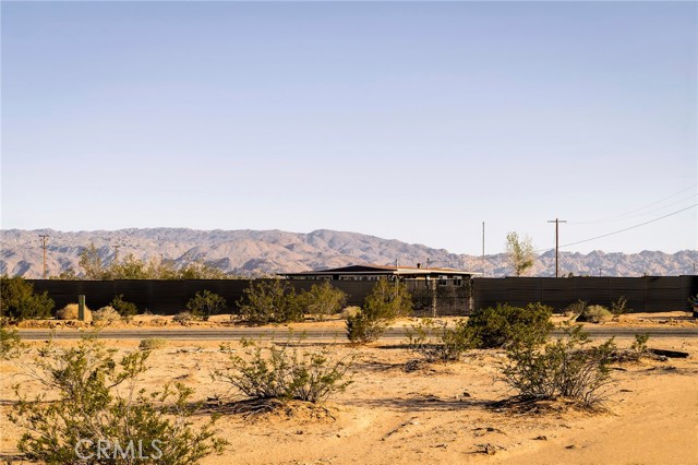 70315 Indian Trail, 29 Palms CA: https://media.crmls.org/medias/7c5ec744-c299-4de0-873c-74c83fc1ed15.jpg