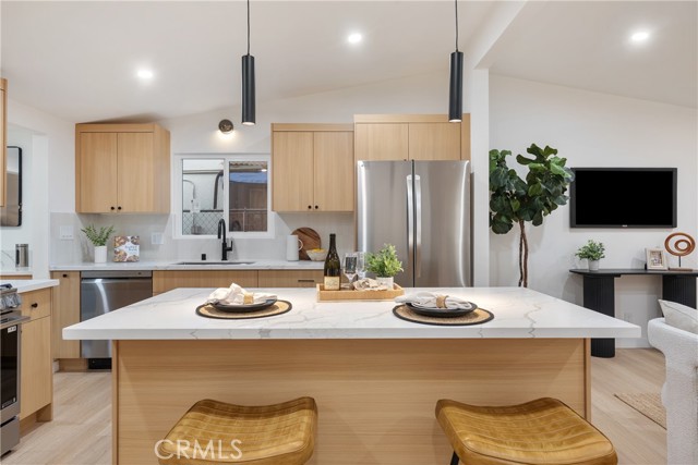 Detail Gallery Image 7 of 32 For 20110 Flallon, Lakewood,  CA 90715 - 4 Beds | 2 Baths