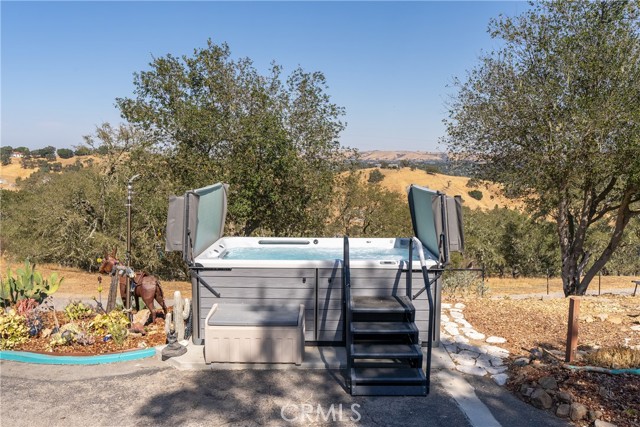 10755 Santa Ana Road, Atascadero CA: https://media.crmls.org/medias/7c5f1541-de60-4e9b-a72c-39cca95819f1.jpg