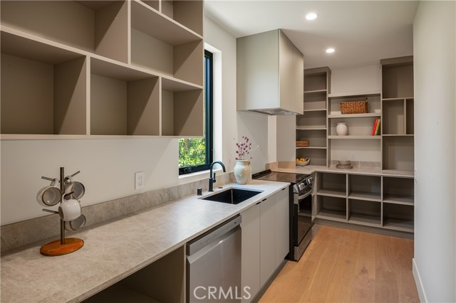 Detail Gallery Image 18 of 62 For 12335 Otsego St, Valley Village,  CA 91607 - 5 Beds | 6/1 Baths