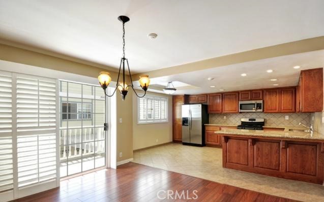 Kitchen & Family room unfurnished