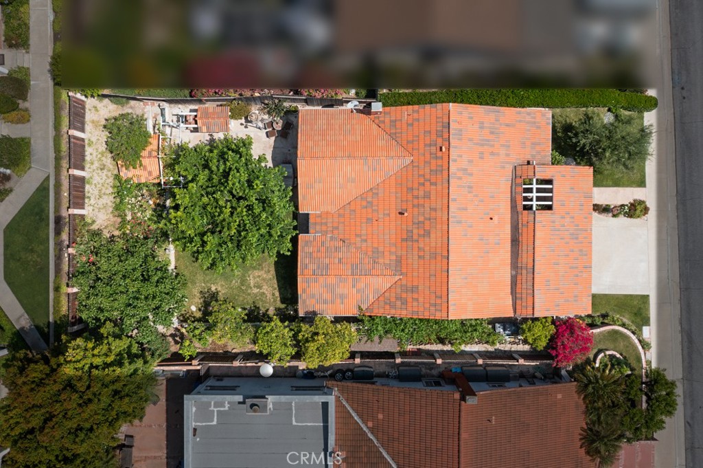 https://media.crmls.org/medias/7c609daa-d6f6-4e09-b54c-690d5446f292.jpg?preset=X-Large