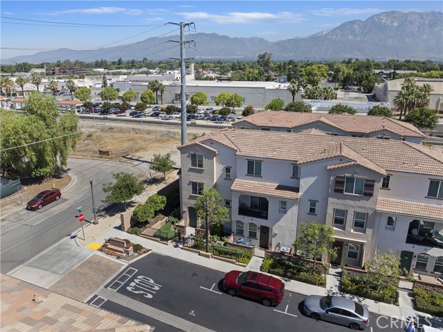 384 Ruby Red Lane, Upland CA: https://media.crmls.org/medias/7c60d01d-5d3f-4a6e-a3f3-0b7a6d8c0ec6.jpg
