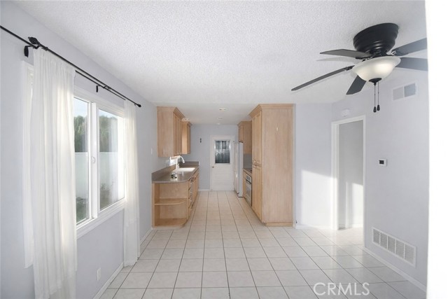 Detail Gallery Image 2 of 18 For 14172 Swan, Westminster,  CA 92683 - 3 Beds | 2 Baths