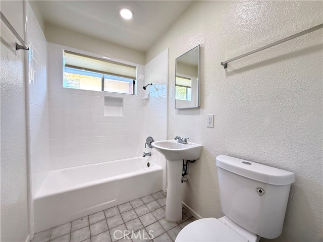 44037 Fern Avenue, Lancaster CA: https://media.crmls.org/medias/7c61265d-04d4-40f9-9874-8b0b4aec7727.jpg