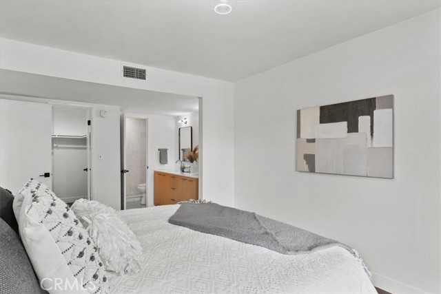 Detail Gallery Image 11 of 28 For 22100 Burbank Bld 101a,  Woodland Hills,  CA 91367 - 2 Beds | 2 Baths