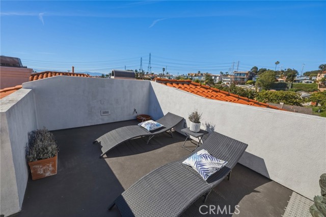 716 Lucia, Redondo Beach, California 90277, 3 Bedrooms Bedrooms, ,3 BathroomsBathrooms,Residential,For Sale,Lucia,SB26088691