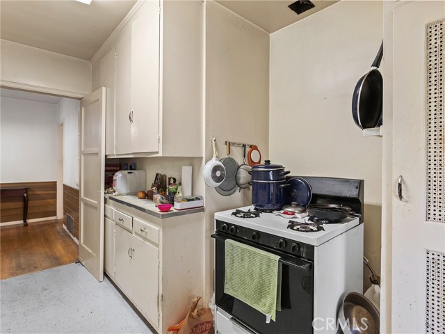 Detail Gallery Image 8 of 46 For 441 Dartmouth Rd, Burbank,  CA 91504 - 3 Beds | 2 Baths