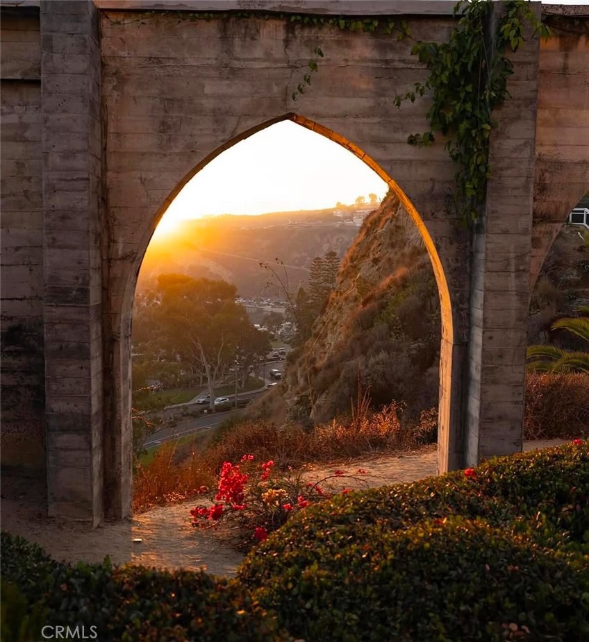 https://media.crmls.org/medias/7c623457-2f9f-48e1-be4c-3faa5376af0f.jpg?preset=X-Large