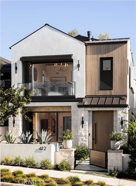 412 Heliotrope Avenue, Corona del Mar CA: https://media.crmls.org/medias/7c627b9e-c814-4e1d-bb34-3228e3e0b032.jpg