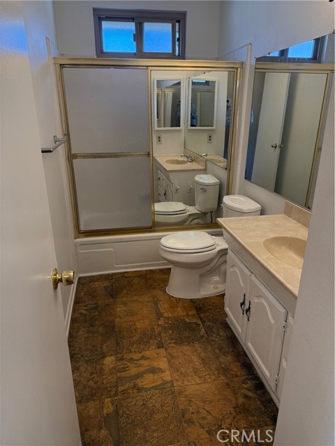 Detail Gallery Image 7 of 10 For 2050 Calle La Sombra #4,  Simi Valley,  CA 93063 - 2 Beds | 1 Baths