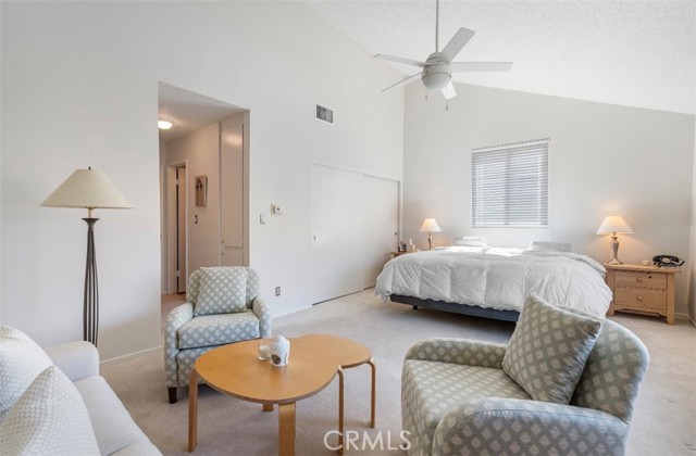 Detail Gallery Image 14 of 26 For 18319 Collins #7,  Tarzana,  CA 91356 - 3 Beds | 3 Baths