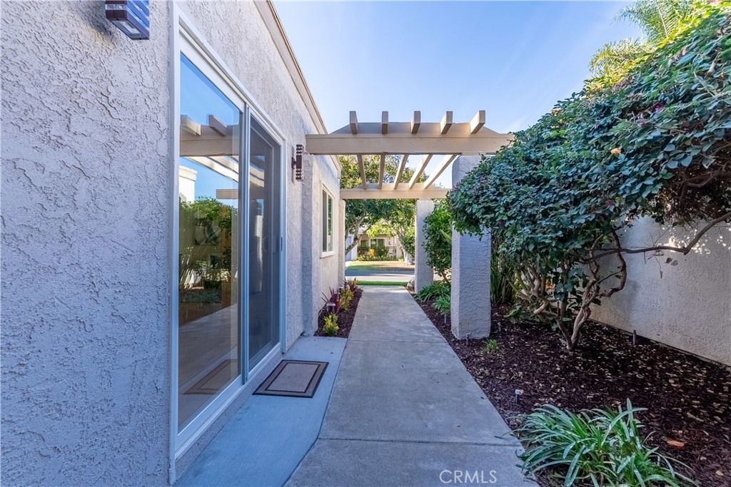 MLS #OC25257013 image #6