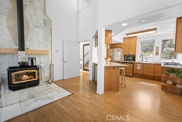 38512 North Shore Drive, Fawnskin CA: https://media.crmls.org/medias/7c642f6d-d519-4b7f-9e94-d589c2527043.jpg