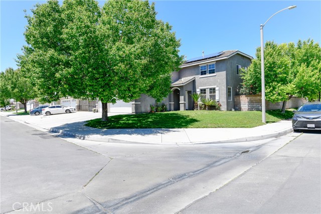 Detail Gallery Image 4 of 36 For 4631 W Avenue J4, Lancaster,  CA 93536 - 6 Beds | 3 Baths