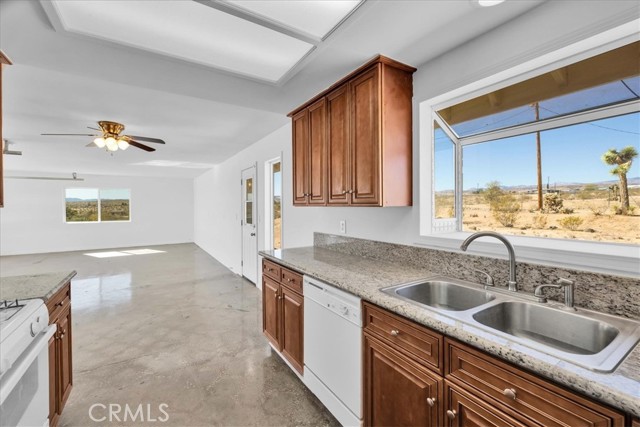 Detail Gallery Image 18 of 55 For 130 Delgada Ave, Yucca Valley,  CA 92284 - 3 Beds | 2 Baths