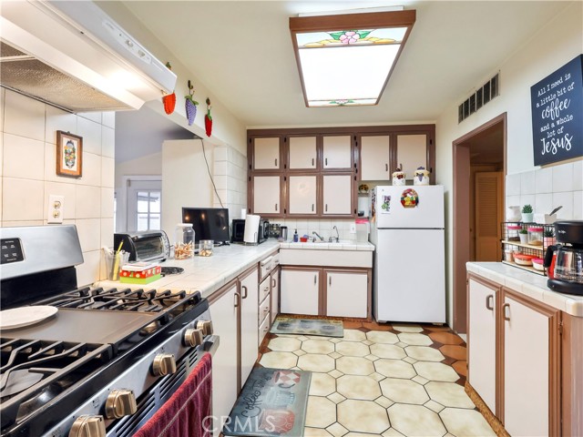 8651 Ranchito Avenue, Panorama City CA: https://media.crmls.org/medias/7c6551ee-eb64-4db0-9937-273884a05838.jpg