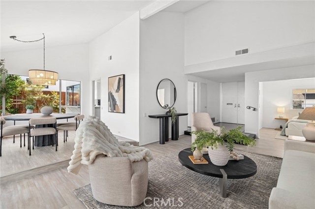 Detail Gallery Image 14 of 26 For 2030 Port Weybridge, Newport Beach,  CA 92660 - 3 Beds | 2 Baths