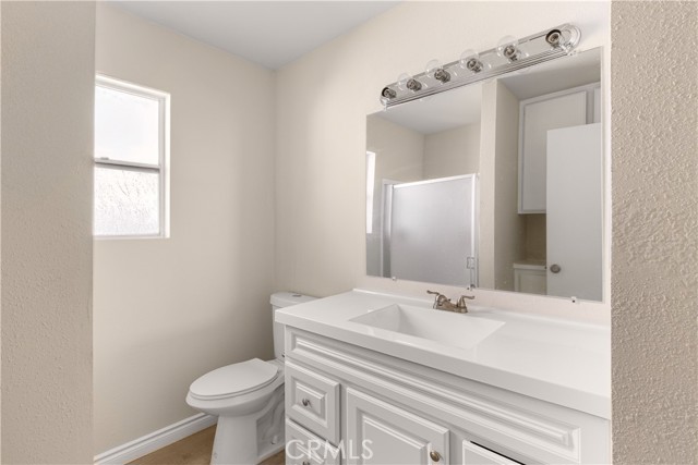 Detail Gallery Image 13 of 21 For 11384 Dronfield #36,  Pacoima,  CA 91331 - 3 Beds | 3 Baths