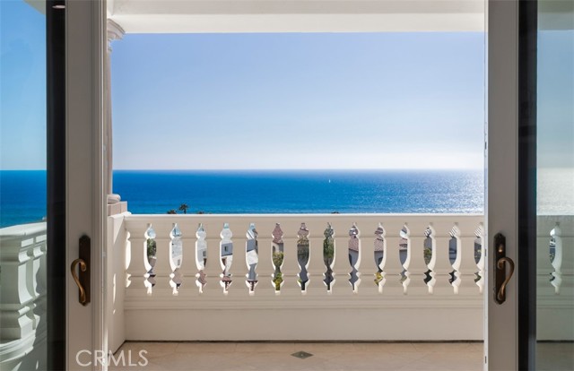 71 Ritz Cove Drive, Dana Point CA: https://media.crmls.org/medias/7c6659a6-9fc1-4ac8-bf88-3595711fdec7.jpg