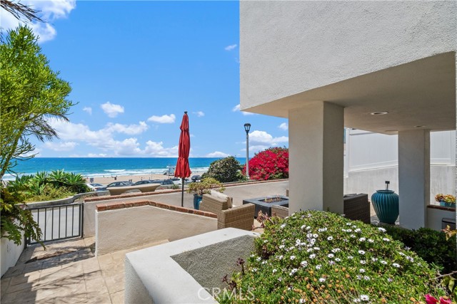 4314 The Strand, Manhattan Beach CA: https://media.crmls.org/medias/7c67df26-fca2-4d33-a6e0-35ccf0bf6a26.jpg