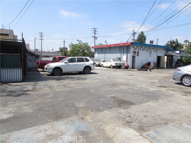 Image 40 of 50 For 3900 Figueroa