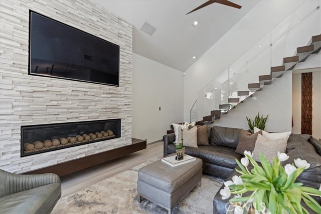 29 W Neapolitan Lane, Long Beach CA: https://media.crmls.org/medias/7c68c474-1f0f-473a-87c7-175150ea0cd6.jpg