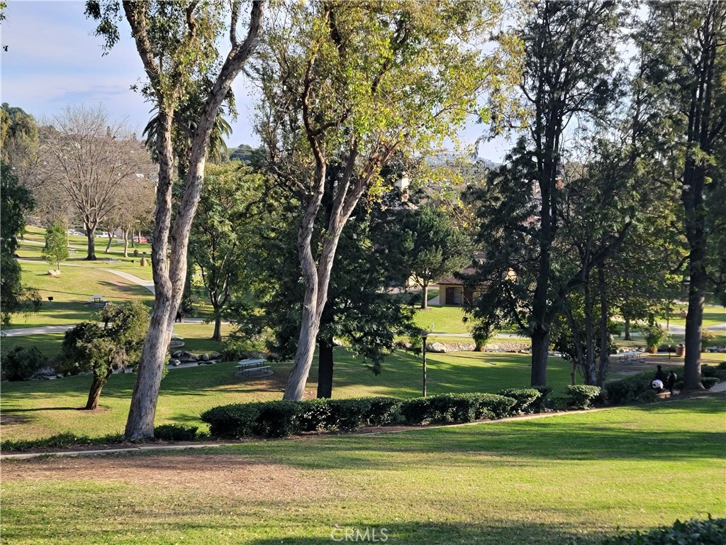 https://media.crmls.org/medias/7c6949a4-32fa-4dc7-b3fa-e0a52ab668b8.jpg?preset=X-Large