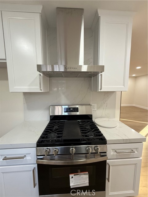 Detail Gallery Image 12 of 33 For 9123 Woodley, North Hills,  CA 91343 - 3 Beds | 2 Baths
