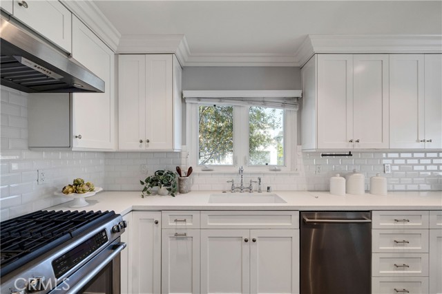 Detail Gallery Image 18 of 62 For 2209 Faymont Ave, Manhattan Beach,  CA 90266 - 4 Beds | 2/1 Baths