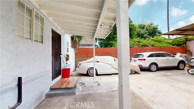 1155 E 58th Drive, Los Angeles CA: https://media.crmls.org/medias/7c6ac993-fafc-4107-bdcd-11385691e27f.jpg
