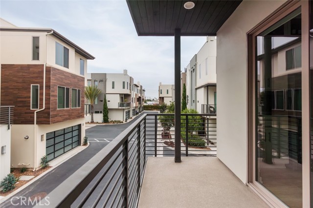 15 Ebb Tide Circle, Newport Beach CA: https://media.crmls.org/medias/7c6af836-29b6-4c35-8174-f3180f177ca2.jpg