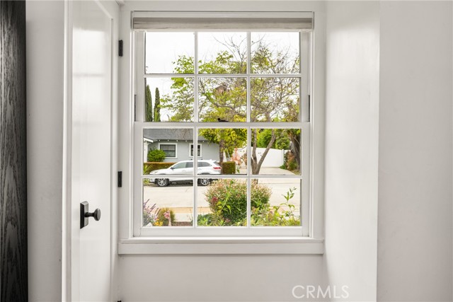 661 Grand Avenue, Long Beach CA: https://media.crmls.org/medias/7c6b0112-c488-4809-a473-58afe1a0aa9b.jpg