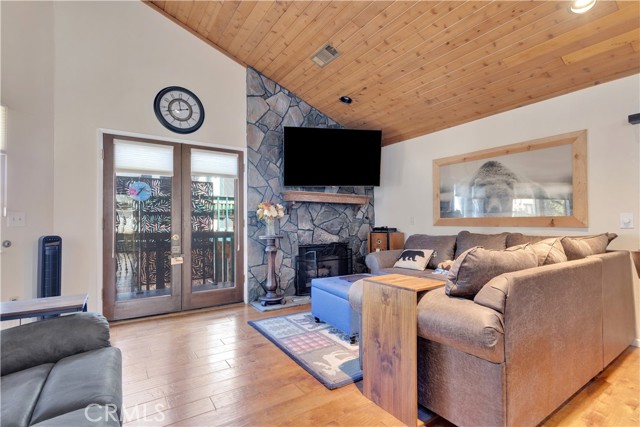 Detail Gallery Image 17 of 41 For 39802 Lakeview Dr #25,  Big Bear Lake,  CA 92315 - 2 Beds | 2 Baths