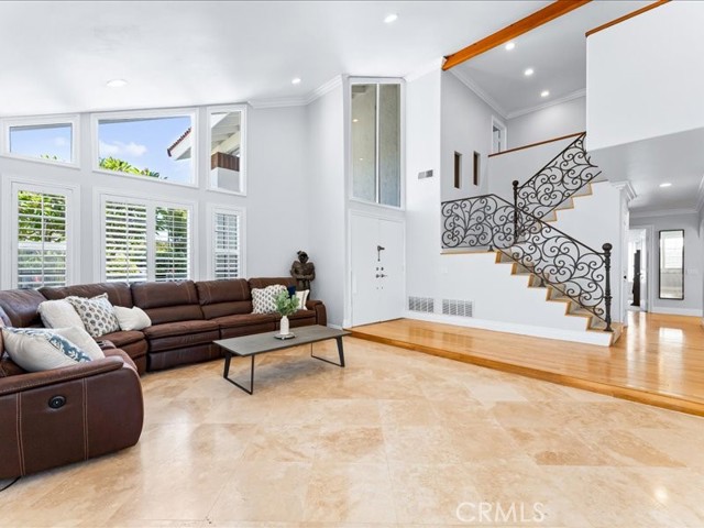 Detail Gallery Image 4 of 42 For 8871 Dorsett Dr, Huntington Beach,  CA 92646 - 4 Beds | 3 Baths