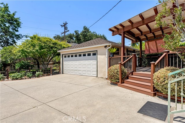 2042 E Crary Street, Pasadena CA: https://media.crmls.org/medias/7c6bd0ea-7f0c-4214-abb2-6ad43b10c4bf.jpg