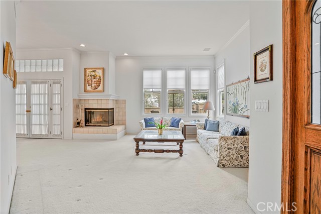 1034 Isabella Avenue, Coronado CA: https://media.crmls.org/medias/7c6c0b4d-246a-4301-bf17-aea491014340.jpg