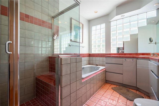 Detail Gallery Image 25 of 44 For 900 N California St, Burbank,  CA 91505 - 3 Beds | 2 Baths