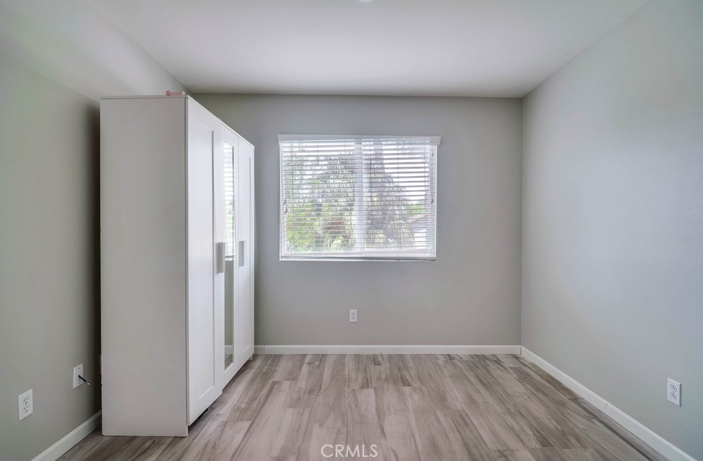 https://media.crmls.org/medias/7c6d9a59-903b-40b6-893f-a2eceea65e50.jpg?preset=X-Large
