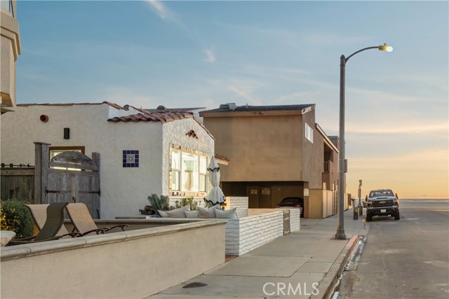 Detail Gallery Image 32 of 35 For 106 31st St, Newport Beach,  CA 92663 - 5 Beds | 3 Baths