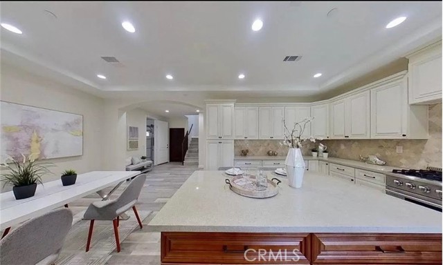 7792 Liberty Drive, Huntington Beach CA: https://media.crmls.org/medias/7c6e0072-21ed-47c2-b223-f4afce4f9c66.jpg