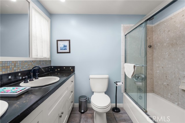 Detail Gallery Image 24 of 37 For 5051 Victoria Ave, Riverside,  CA 92506 - 3 Beds | 2/1 Baths