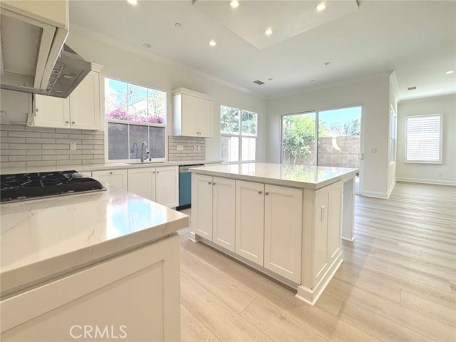 128 Hargrove, Irvine CA: https://media.crmls.org/medias/7c70f7a9-a168-41f9-9c24-8200b447b27c.jpg