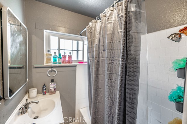 Detail Gallery Image 11 of 39 For 907 E 109th Pl, Los Angeles,  CA 90059 - – Beds | – Baths