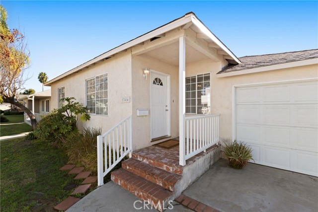 Detail Gallery Image 2 of 21 For 17414 Burma St, Encino,  CA 91316 - 3 Beds | 2 Baths