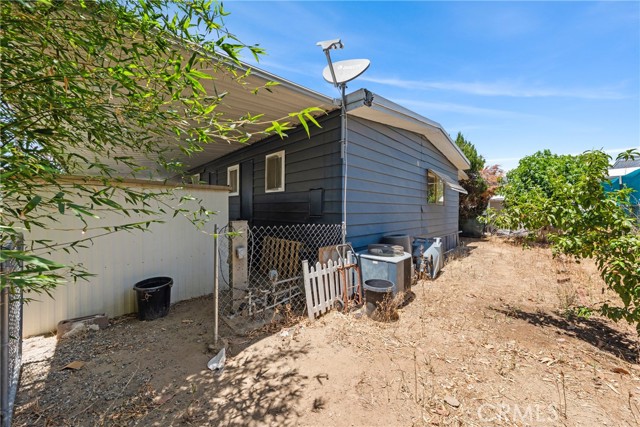 1455 S State Street, Hemet CA: https://media.crmls.org/medias/7c748653-eaf1-4534-8e2b-c51e0933605a.jpg