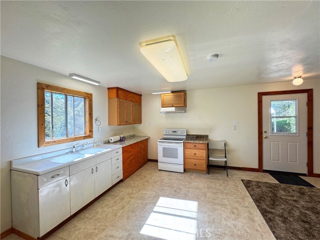 Detail Gallery Image 46 of 75 For 1800 Boonville Rd, Ukiah,  CA 95482 - 5 Beds | 4/1 Baths