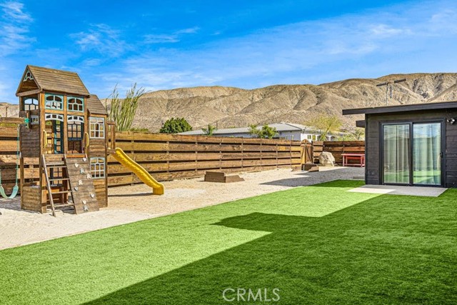 Detail Gallery Image 10 of 43 For 73100 Lyons Bld, Desert Hot Springs,  CA 92241 - 4 Beds | 4/1 Baths