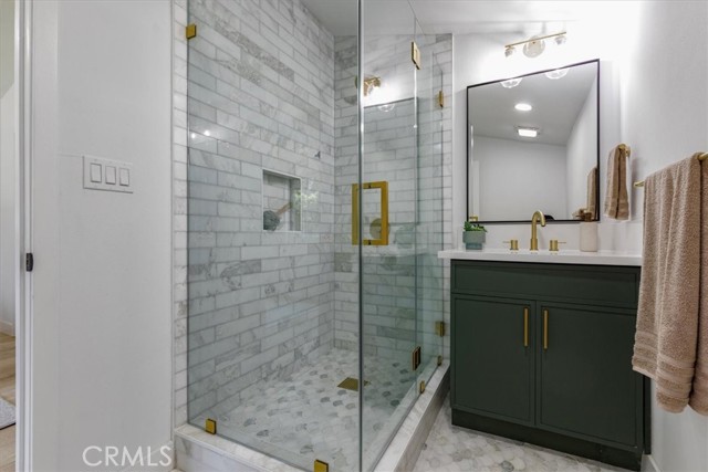 Detail Gallery Image 18 of 41 For 20919 De La Guerra St, Woodland Hills,  CA 91364 - 3 Beds | 3 Baths