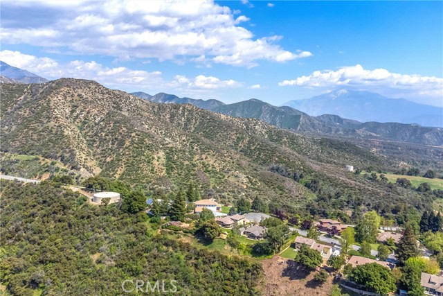 13046 Oak Crest Drive, Yucaipa CA: https://media.crmls.org/medias/7c75de16-d2dd-49a7-9301-a9eab9fe2f98.jpg